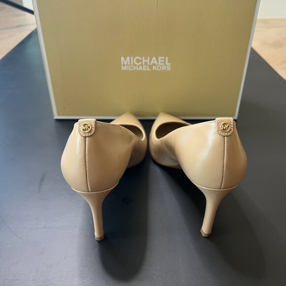 Tan Michael Kors Heels – Size 6.5 - Picture 2 of 6